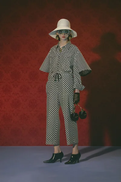 Look 30